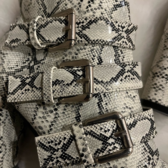 Snake print booties - Picture 5 of 6